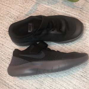 COPY - NIKE FLEX EXPERIENCE RN 7 
SIZE - 2Y